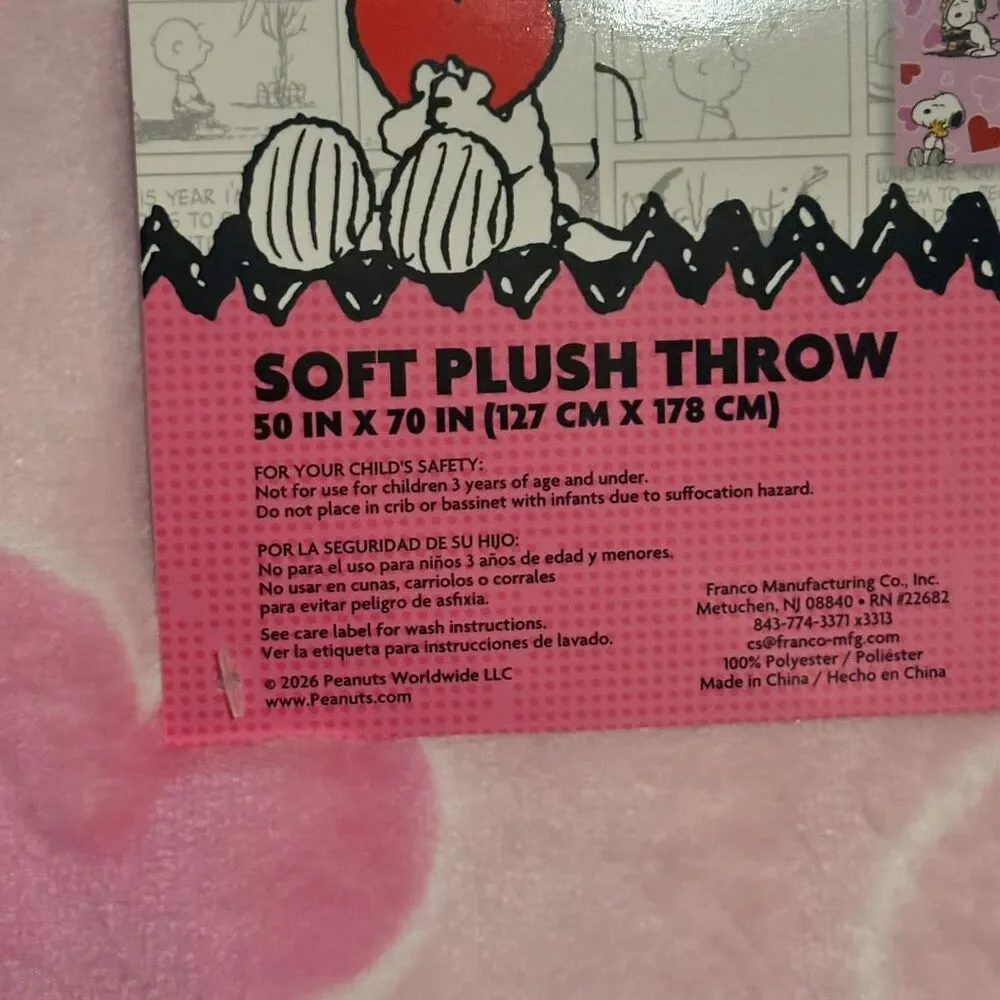 Peanuts Snoopy Charlie Brown Linus Valentines Day Pink Throw Blanket NWT 50x70